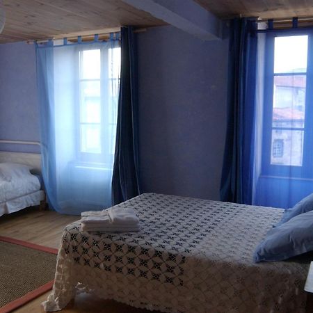 La Maison Des Archers Сен-Сатюрнен Экстерьер фото